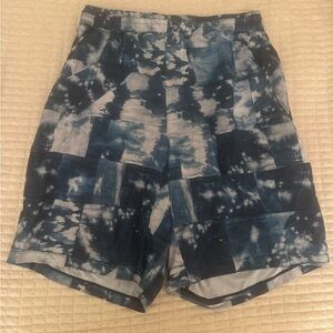 Lululemon Athletica Blue Patterned Men's Shorts
